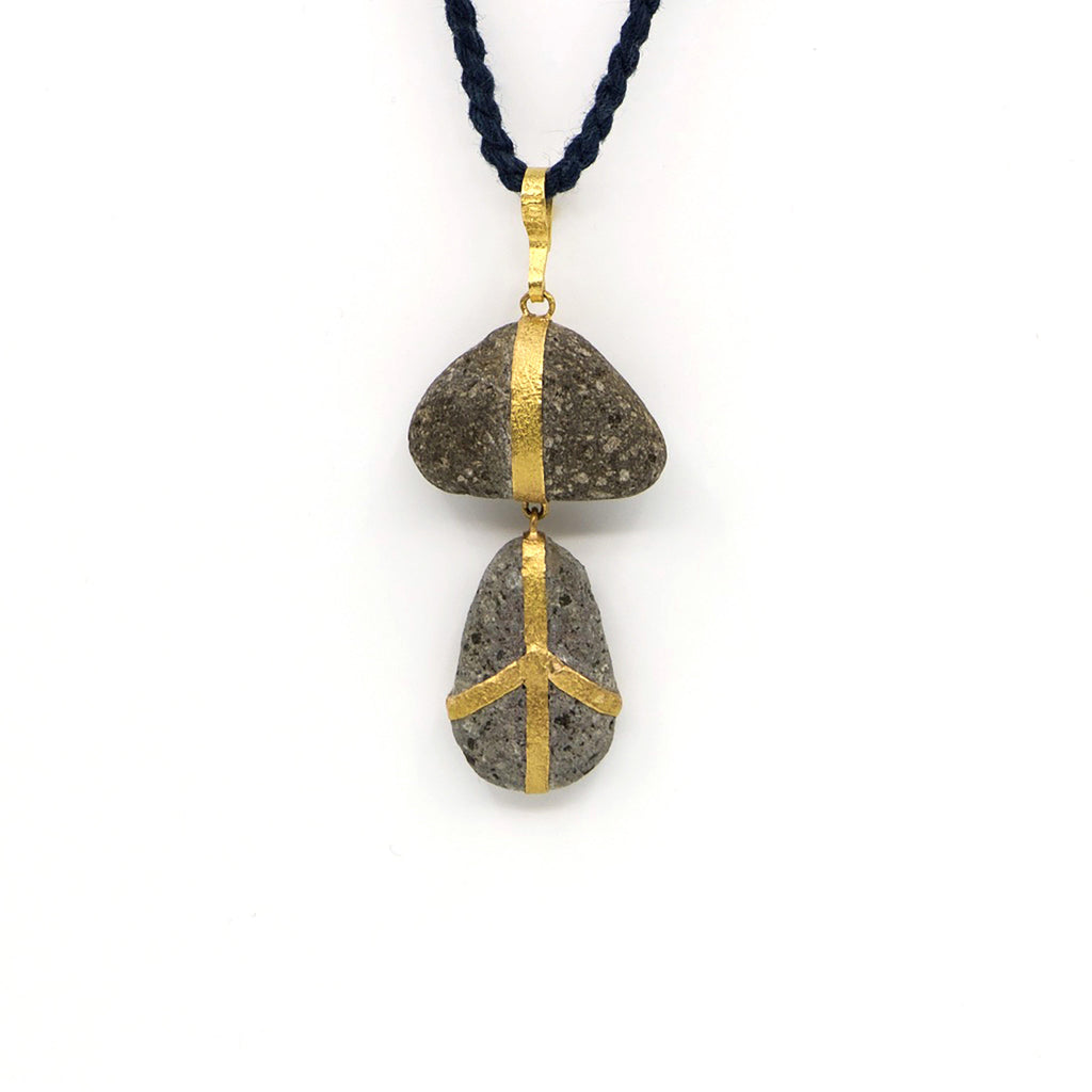 Pendants.. 22k gold - The LoU Zeldis Collection.... 