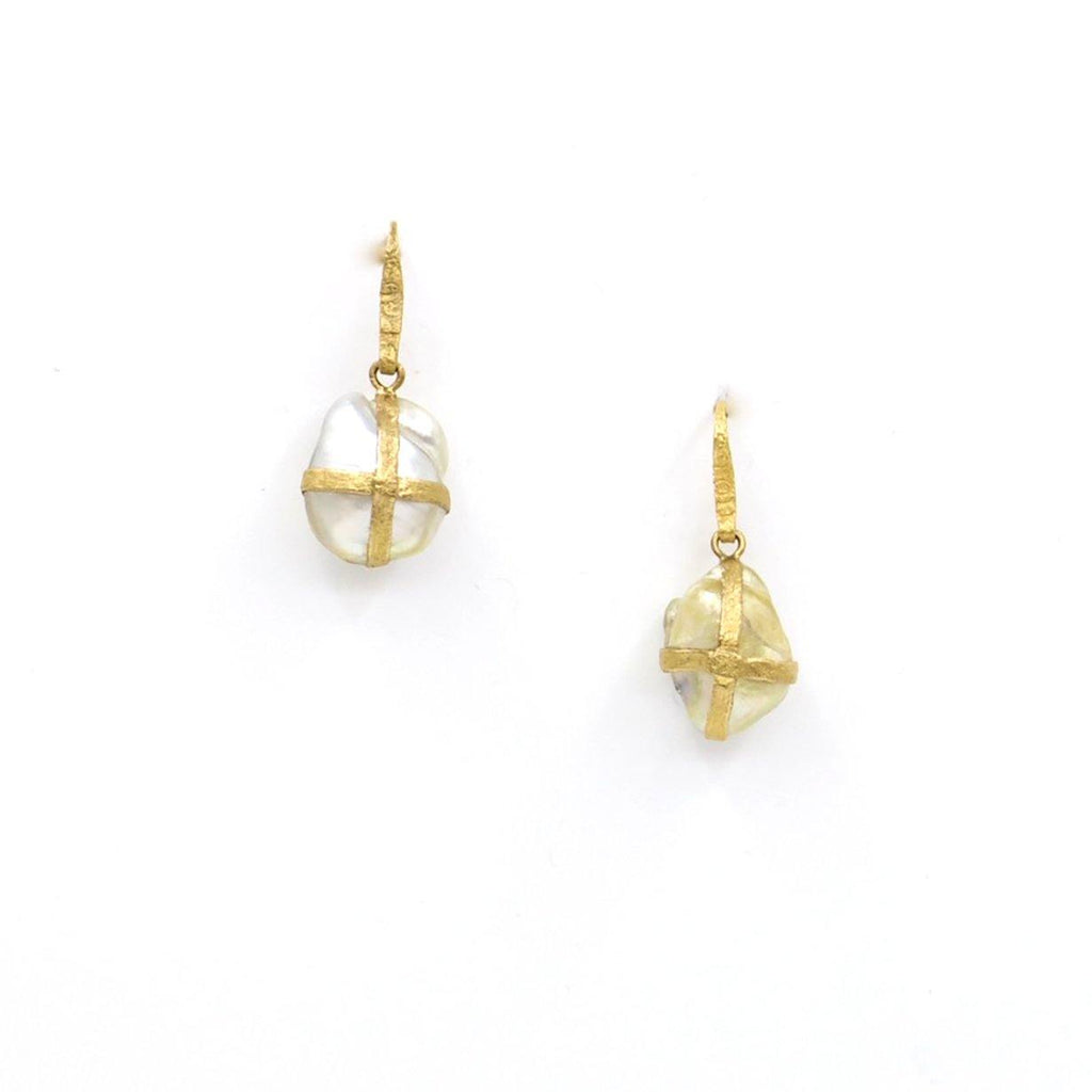 Earrings.. 22k gold - The LoU Zeldis Collection.... 